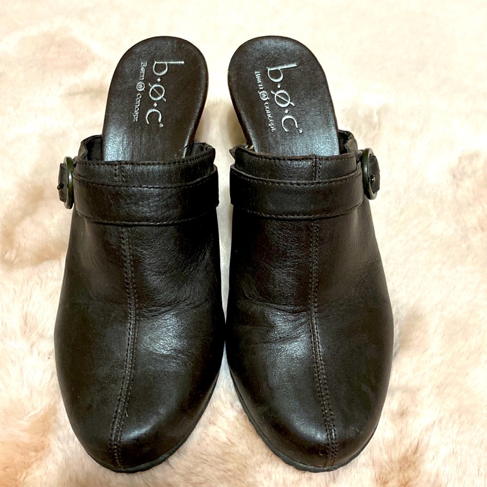 Borne BOC slip on clogs. Brown. Sz 7